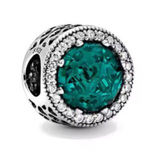 Σύμβολο στρογγυλο με πράσινη πέτρα και πετραδάκια ασήμι 925