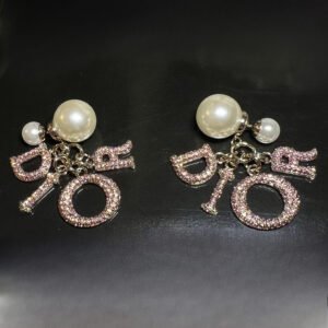 Σκουλαρίκια κρεμαστά με μαργαριτάρια και ροζ πετράδια ‘τύπου Dior’ ατσάλι