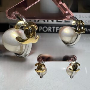 Σκουλαρίκια κρίκοι με μεγάλο μαργαριτάρι ‘τύπου Chanel’ ασημι 925